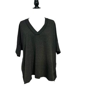 THREE BIRD NEST Ribbed V-neck Blouse